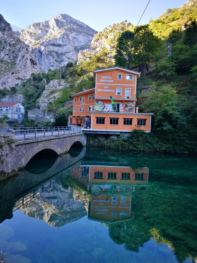 Hostal Poncebos Exteriér fotografie